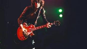 Jimmy Page con su Gibson Les Paul