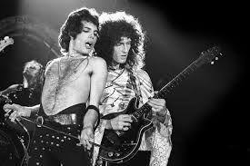 Brian May con Freddie Mercury