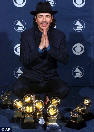 el guitarrista mexicano Carlos Santana
