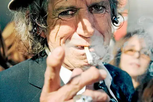 Keith Richards fumando