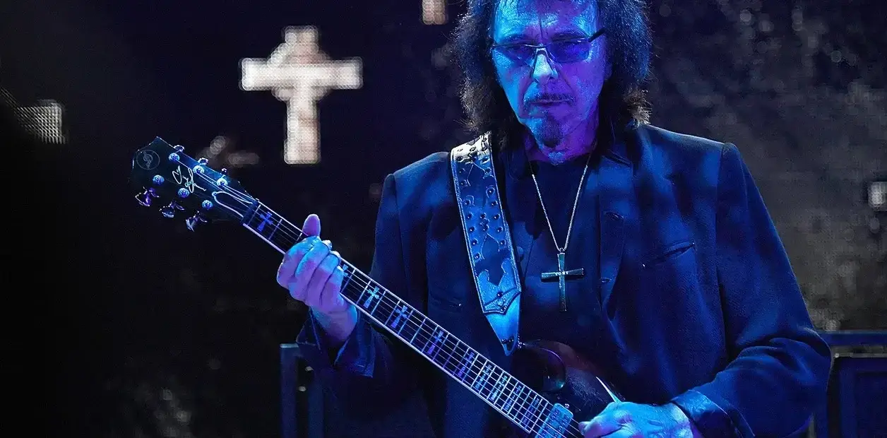 Tony Iommi guitarrista de Black Sabbath