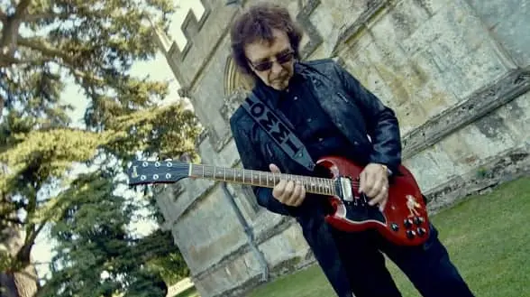 El guitarrista británico Tony Iommi